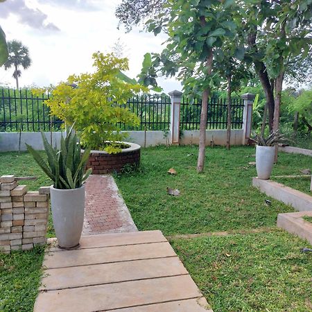 Green Shield Resort Anuradhapura Kültér fotó