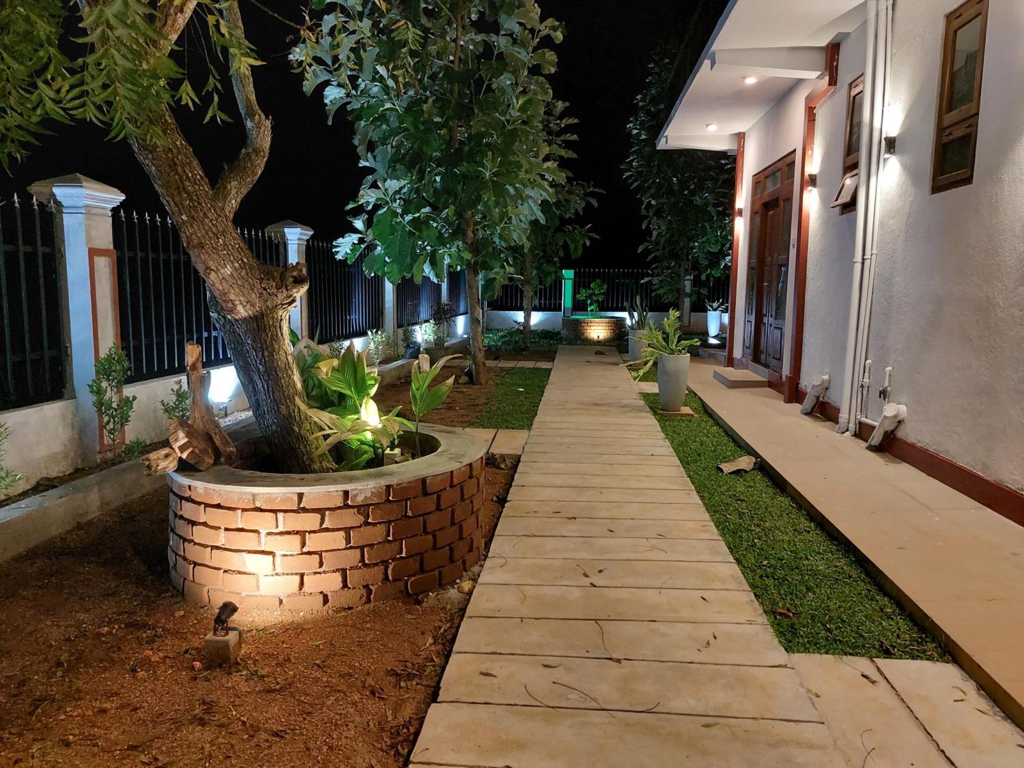 Green Shield Resort Anuradhapura Szoba fotó